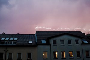 orage-parafoudre-legrand-maison-electricite-risque-protection-domotique-smart-home-iot