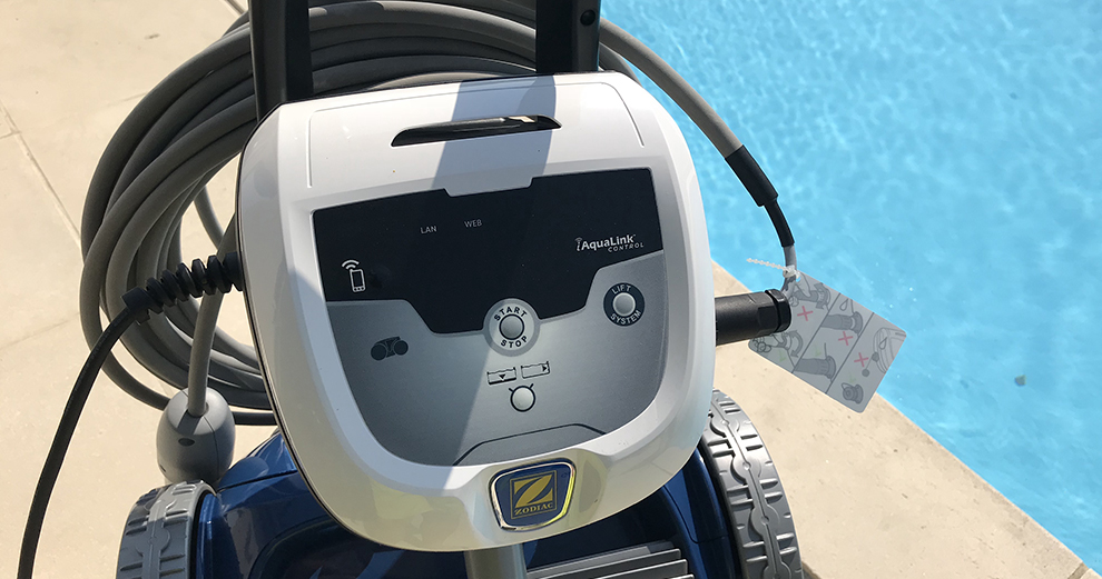 test-zodiac-robot-piscine-nettoyage-domotique-smarthome-rv5480iq-console-connectee-aqualink