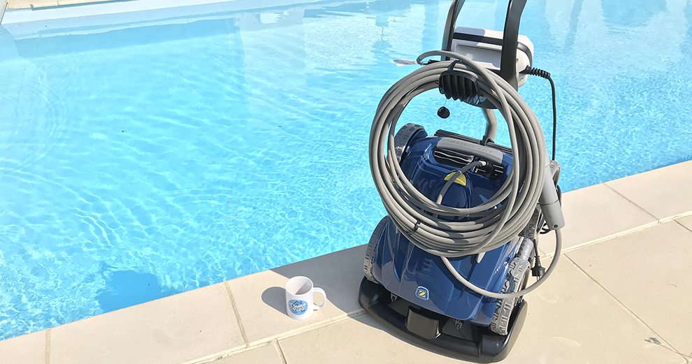 test-zodiac-robot-piscine-nettoyage-domotique-smarthome-rv5480iq-robot-sur-support