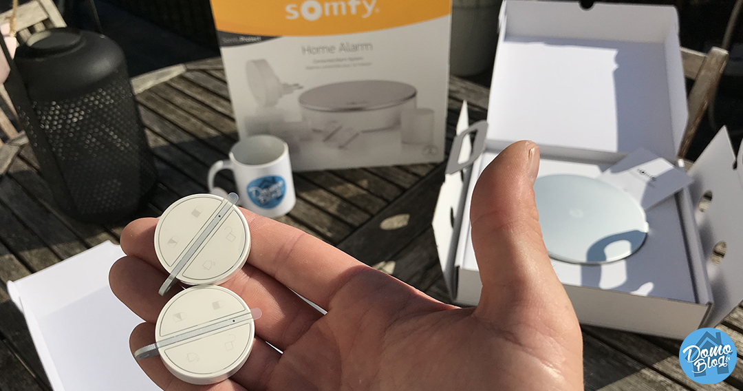 somfy-home-alarme-domotique-unpacking-protection-test-smart-home-iot-smarthome-alarme-protect-telecommande-badge
