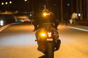 clic-light-moto-securtie-feu-stop