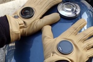 ontracks-gps-moto-iot-gants-guidage-ces-2019