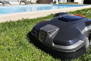 test-robot-tondeuse-husqvarna-415x-automower-terrain-complexe