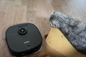 test-eureka-j12-robot-aspirateur-ultra-chat